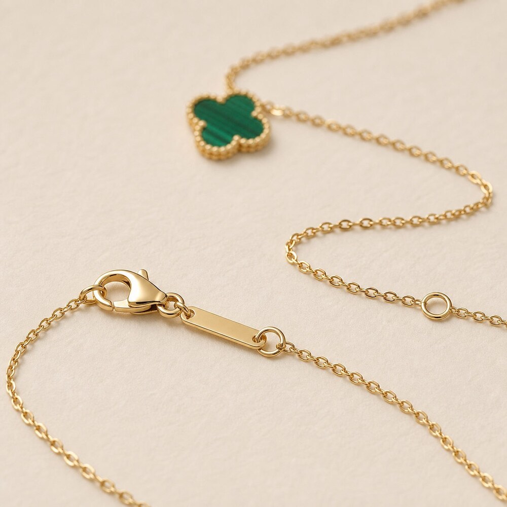 Van Cleef & Arpels Elegant Signature Necklace Style 7 | New with Box - Picture 4 of 9